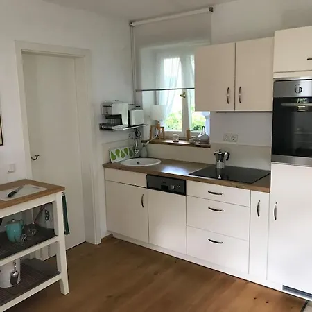 Mit Garten Und Balkon